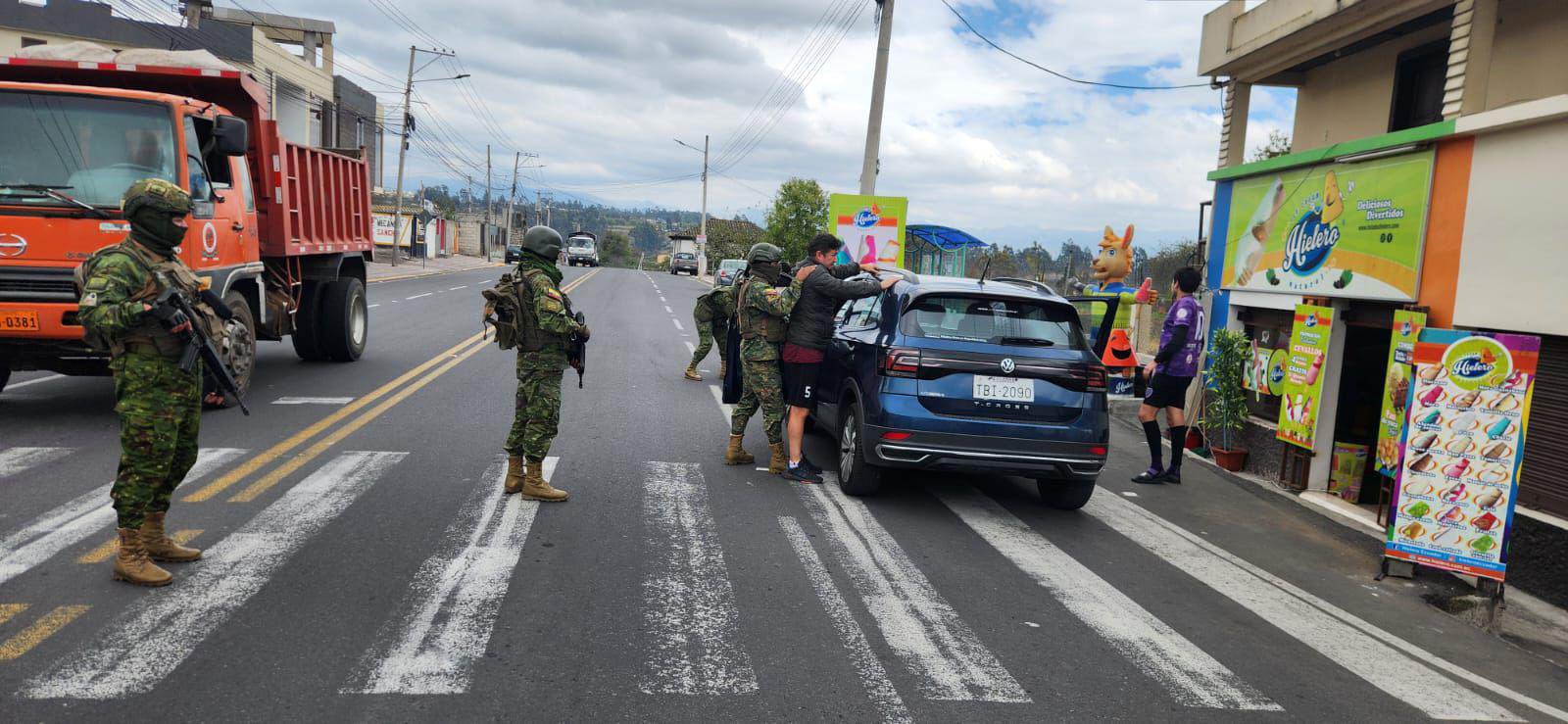 Personal de las Fuerzas Armadas y Policía Nacional se activarán por el toque de queda en el marco del apagón nacional.