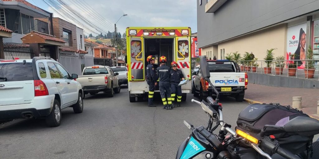 La Policía Nacional continúa la investigación para dar con los responsables del secuestro de una joven, en las afueras de la Universidad del Azuay.