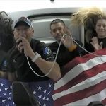 El multimillonario Jared Isaacman y la ingeniera Sarah Gillis, han hecho historia este jueves al convertirse en los primeros astronautas en completar el primer paseo espacial privado de la historia al salir con éxito de la cápsula Dragon de Space X, situada a 700 kilómetros (435 millas) de la Tierra. EFE