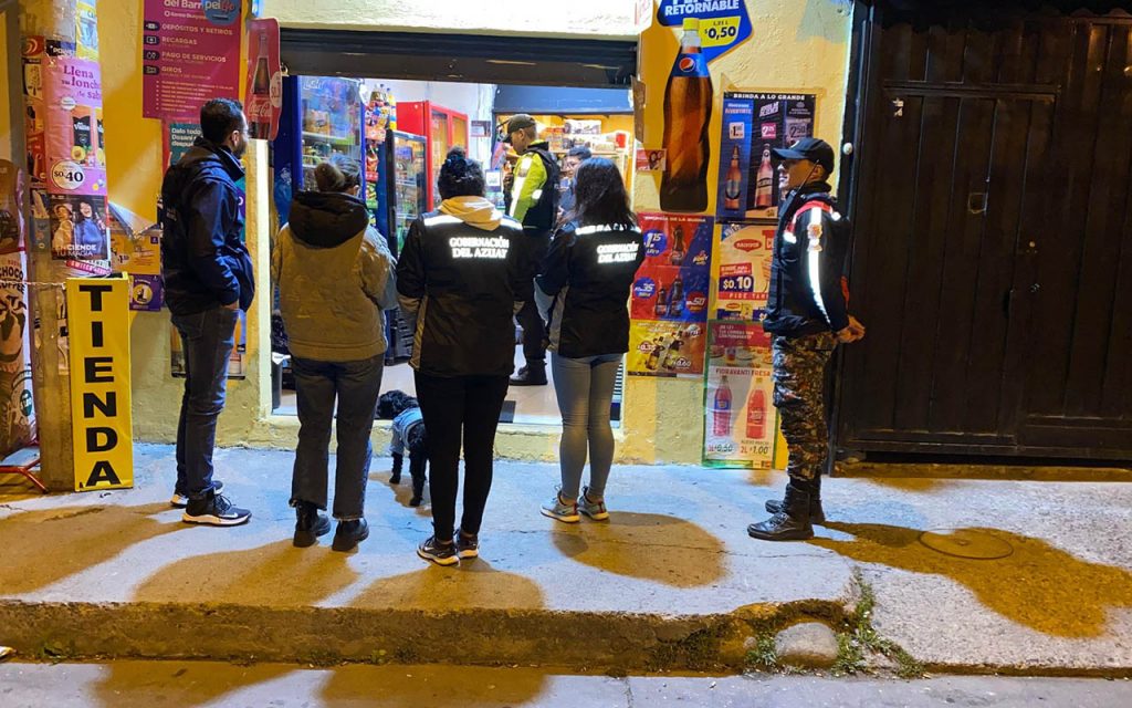 Los locales fueron clausurados por personal de la Intendencia y agentes de la Policía Nacional.