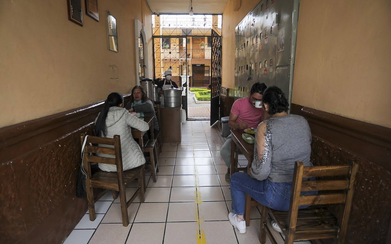 En el Hogar Miguel León se suelen vender productos gastronómicos para obtener fondos en beneficios de los niños, niñas, adolescentes y adultos mayores.