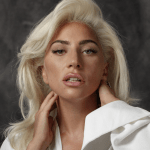 La cantante Lady Gaga anunció este martes desde Venencia el lanzamiento de un nuevo single para octubre