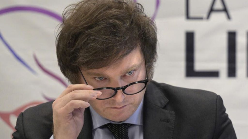 El Gobierno de Argentina repudió este miércoles la decisión de la Fiscalía de Venezuela de tramitar la solicitud de una orden de captura contra el presidente, Javier Milei