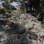 Los días recientes esta ha sido la imagen constante de los ríos de Cuenca por la falta de lluvias.