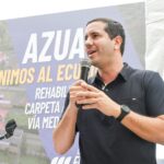 Roberto Luque, ministro del MTOP, anuncia plan de obras para vías de Azuay.