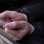 La Policía rescató a un joven que fue secuestrado en un vehículo.