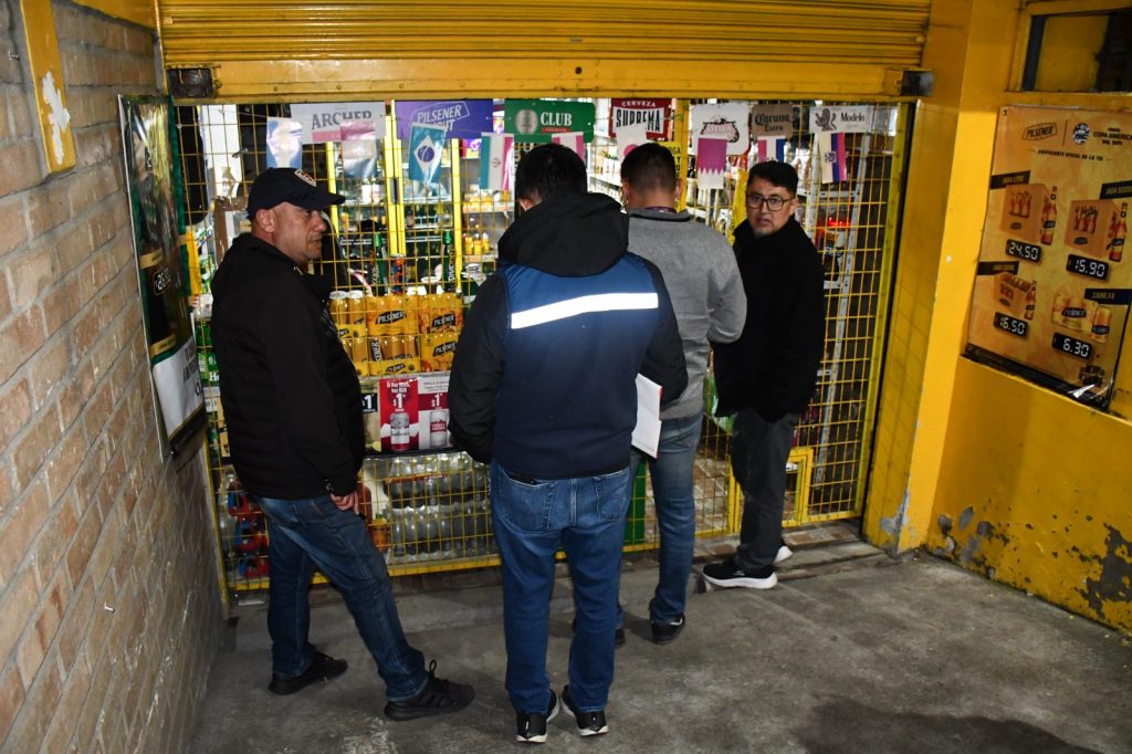 Personal de la Intendencia clausuró locales en distintos puntos de la ciudad.