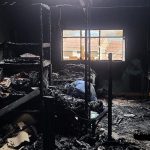 Un incendio dejó en escombros una vivienda en la parroquia San Joaquín, en Cuenca. Dos personas perdieron la vida.
