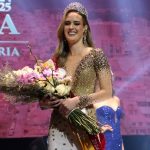 Natalia Arizaga fue coronada Reina de Cuenca 2024-2025, en la gala que se llevó a cabo en el Teatro Carlos Cueva Tamariz.