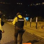 La Policía Nacional efectuó un operativo de seguridad en los alrededores de la cárcel de Turi, tras la muerte de un recluso.