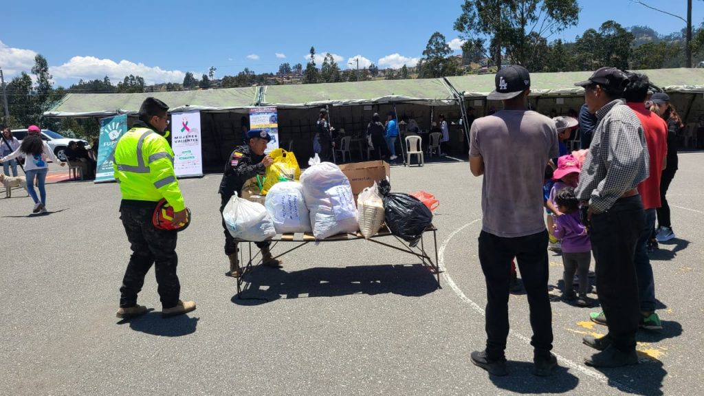 La fundación de ayuda humanitaria CONACCE CHAPLAINS realizó una brigada de atención médica gratuita en Barabón Chico, además de la entrega de donaciones a la familia afectada por el incendio.