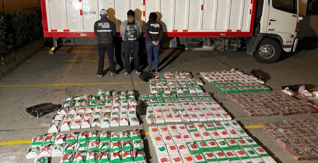 La Policía Nacional detuvo a Jeremi I., de 24 años, por transportar en un camión 446.757 gramos de clorhidrato de cocaína.