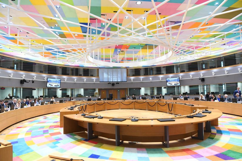 El Consejo de la Unión Europea (UE) acordó este lunes la celebración del acuerdo comercial con Colombia y Perú, por una parte, y, por otra, la celebración del protocolo sobre la adhesión de Ecuador a ese tratado.