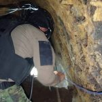 Militares durante la intervención de la mina ilegal en el cantón Ponce Enríquez.