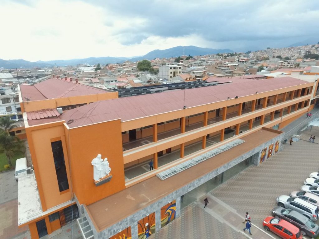 Edificio “Cornelio Merchán” de la Universidad Politécnica Salesiana, bautizado con ese nombre en agradecimiento a la labor social con la orden Salesiana que hizo el filántropo de aquella época.