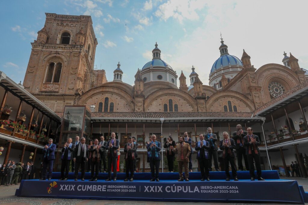 Foto oficial de la XXIX Cumbre Iberoamericana de Jefas y Jefes de Estado y de Gobierno, cumplida en Cuenca