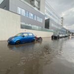 Inundación en la avenida Diez de Agosto, junto a SOLCA.