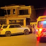 Paramédicos de Cruz Roja brindaron los primeros auxilios a las víctimas. IVM