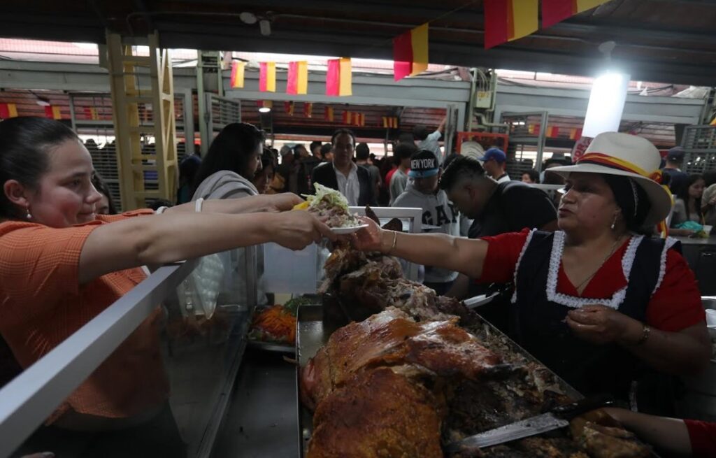 El mercado 3 de Noviembre celebró el Gran Festival Gastronómico en honor a Cuenca a sus 66 años de servicio. XCA