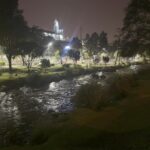 La noche del martes 26 de noviembre de 2024 los ríos de Cuenca presentaron una leve mejora de sus caudales. El Tomebamba no se ha recuperado según lo esperado, pese a las lluvias.