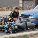 Dos agentes de tránsito resultaron heridos en choque por alcance. IVM