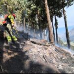 Comuneros, bomberos y militares conforman las brigadas para combatir los incendios forestales en Azuay