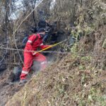 El trabajo de las brigadas contra el fuego ha sido intenso durante el último fin de semana en el Parque Nacional Cajas.