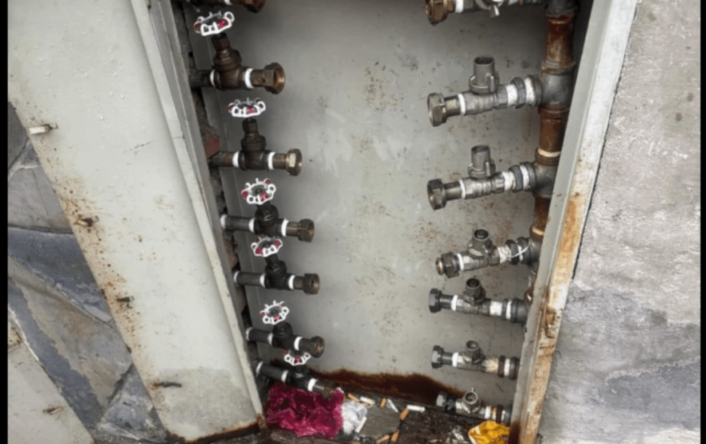 Robo de medidores de agua potable en Cuenca