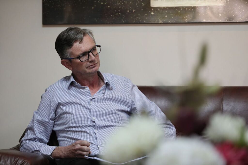 Juan Carlos Vega, ministro de Economía, se refirió a la situación de la economía de Azuay, del gobierno, y además de los impuestos.