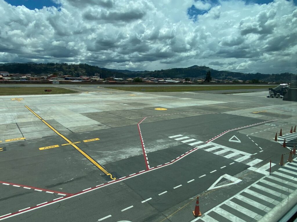 Las primeras intervenciones para el mantenimiento de la pista del aeropuerto Mariscal La Mar, se ejecutarán hoy desde las 23:00
