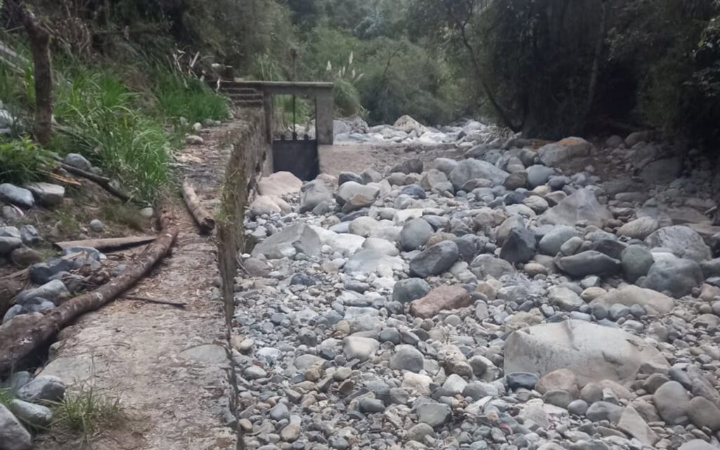 El río Culebrillas es el reflejo de la grave crisis de sequía hidrológica que vive Cuenca y la región sur del país.