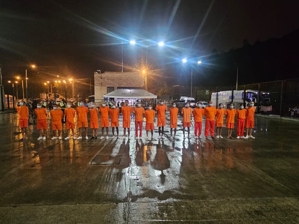 El traslado de 40 reclusos desde Machala hacia la ciudad de Cuenca se cumplió el pasado 6 de diciembre.