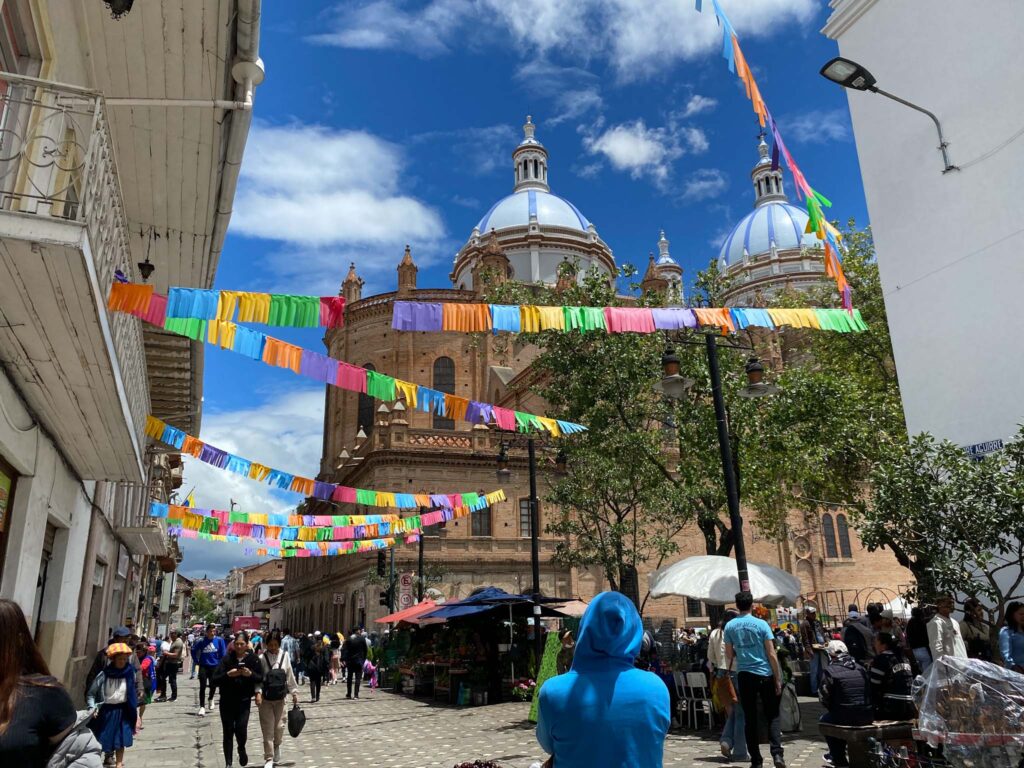 Durante el feriado por las fiestas de Independencia de Cuenca, la ciudad recibe a miles de turistas.
