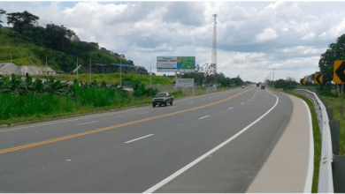 Vía Cuenca -Guayaquil debe ir por Cañar.