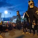 El desfile de Mascaradas 2025 contó con la participación de instituciones, grupos y familias locales. El Instituto Sudamericano ganó el primer lugar.