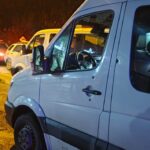 Delincuentes propinaron varios disparos contra una furgoneta que estaba con pasajeros que iban de Cuenca a Guayaquil; el conductor resultó herido.