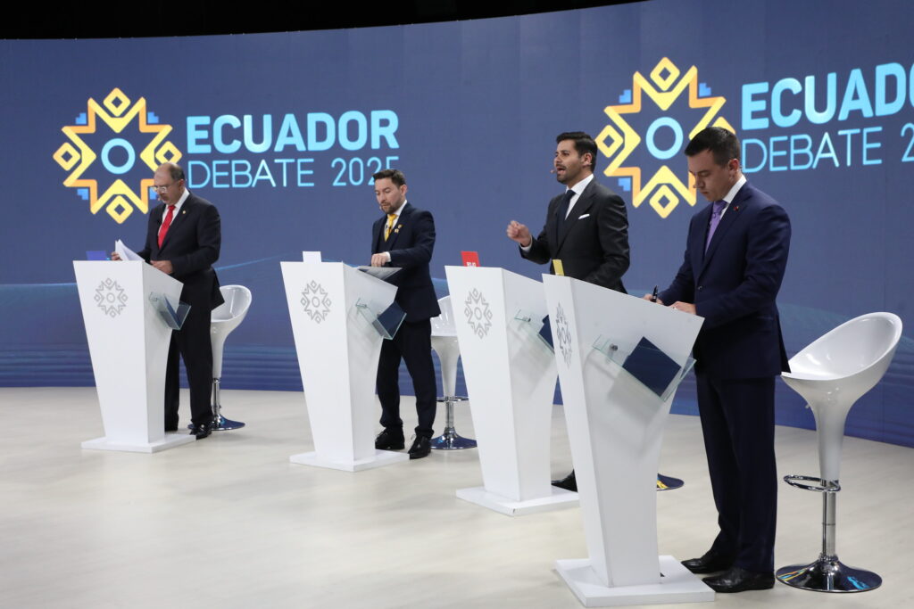 Un debate de 16 candidatos con propuestas, polémicas y enfrentamientos