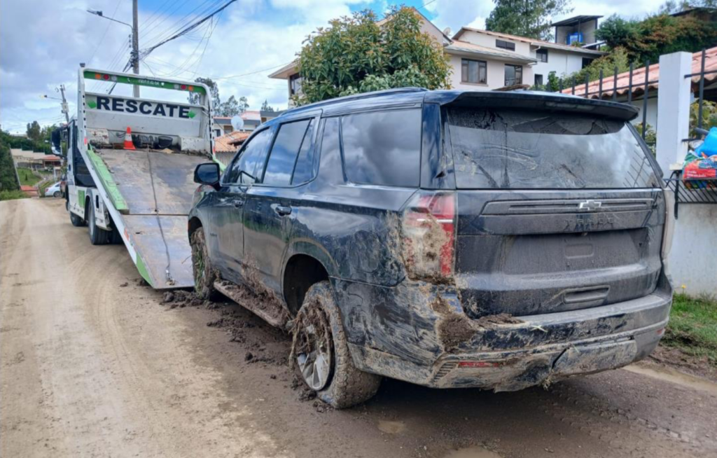 Así terminó el vehículo blindado en el que es trasladado el alcalde de Cuenca, Cristian Zamora, tras el accidente registrado el 6 de enero de 2025.