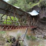 Este es el puente que colapsó en Sidcay y que dejó como saldo una mujer de 61 años herida.