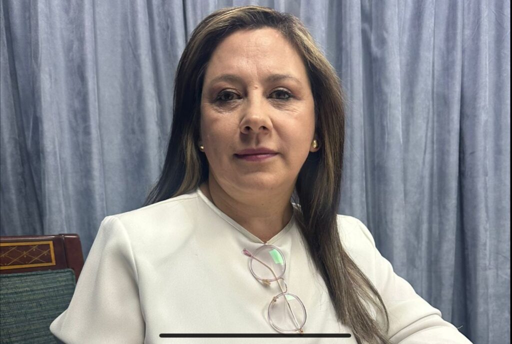 Graciela Estrella lidera la lista asambleístas de Azuay del PSE. Proponen cruzada contra corrupción.