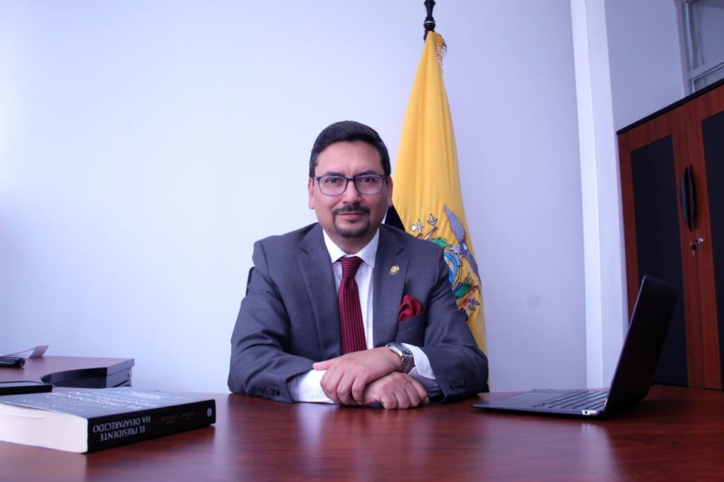 Leonardo Berrezueta lidera la lista de candidatos a asambleístas de Azuay por RETO.