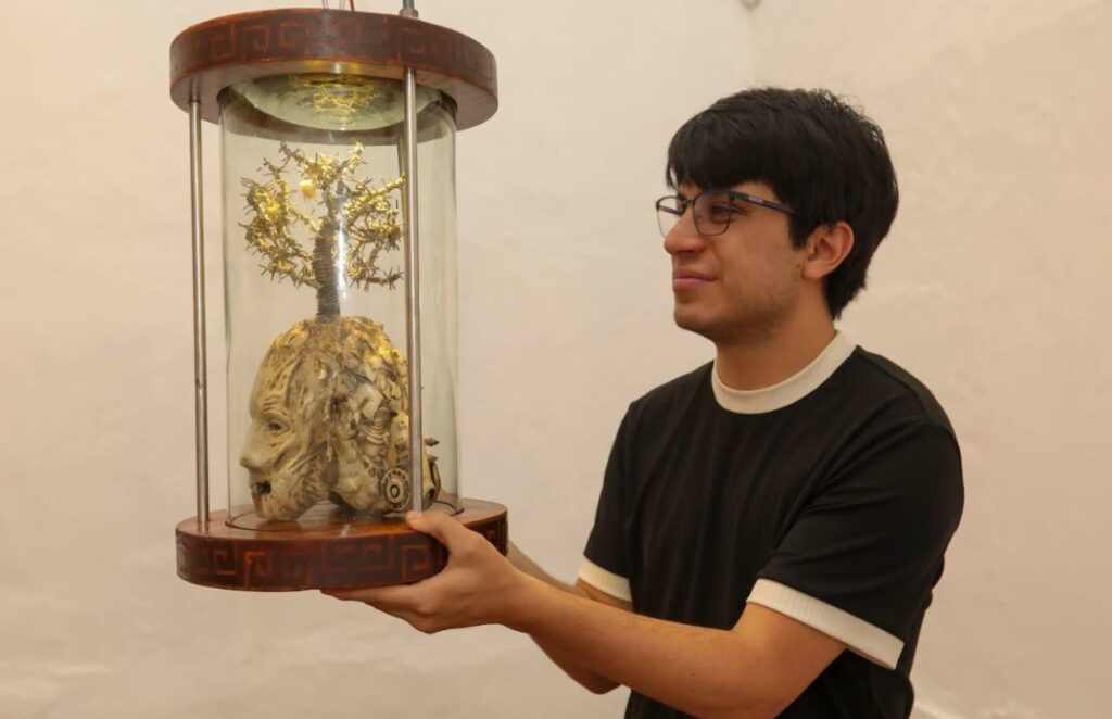 Mate López, presenta la obra "Los Mecanismos de la Deformidad Fatal", que será inaugurada el 9 de enero en el Museo de Arte Moderno