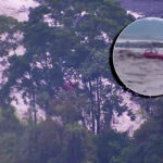 Imágenes captadas por el ECU 911 revelaron cómo la camioneta fue arrastrada por la corriente del río Upano.