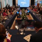 Alcaldes, líderes locales y regionales, expertos y representantes de organizaciones internacionales durante el III Foro Mundial de Ciudades Intermedias, en la Antigua Escuela Central.