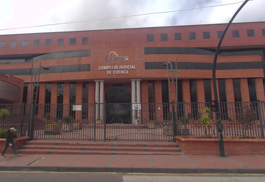 Ambos jueces que están siendo investigados, laboran en el Complejo Judicial de Cuenca.