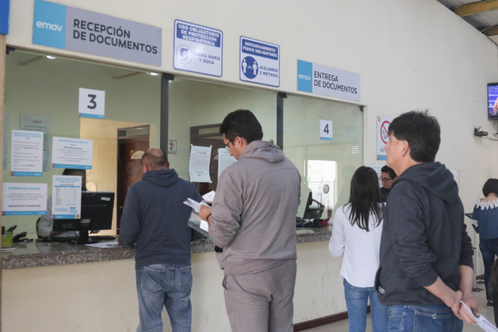 El cobro de impuestos vehiculares se reactiva en la plataforma del SRI.