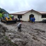 Una vivienda resultó afecta por el desborde de una quebrada en el cantón Girón, en la provincia del Azuay.