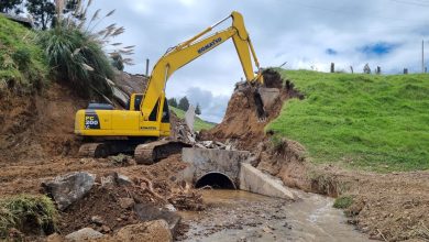 El MTOP continúa con la rehabilitación del paso de agua en el km 22 de la vía Cuenca-Girón-Pasaje, para recuperar la estructura de la vía, en Victoria del Portete.
