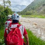 Varias instituciones de socorro participaron en la búsqueda de Darío Octavio Hidalgo Tapia, a lo largo del río Tomebamba con dirección hacia Mazar.