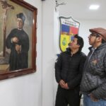 Carlos Lituma, integrante del colectivo Barojo y Carlos Mosquera, coordinador del Departamento de Cultural de la Unidad Educativa “Matovelle”. XCA